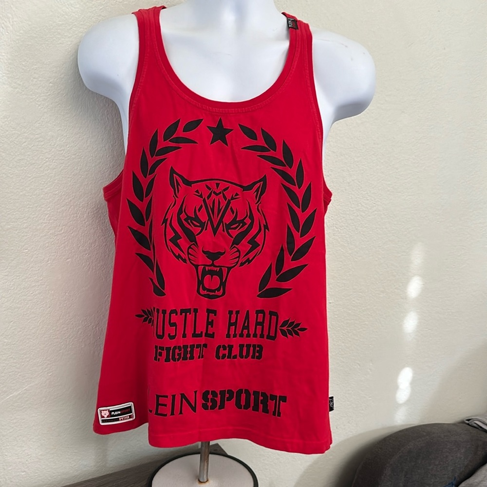 Plain Sport tank. Size L